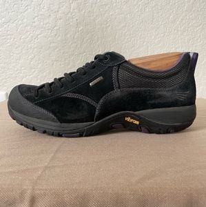 Great Condition Dansko Paisley Shoes